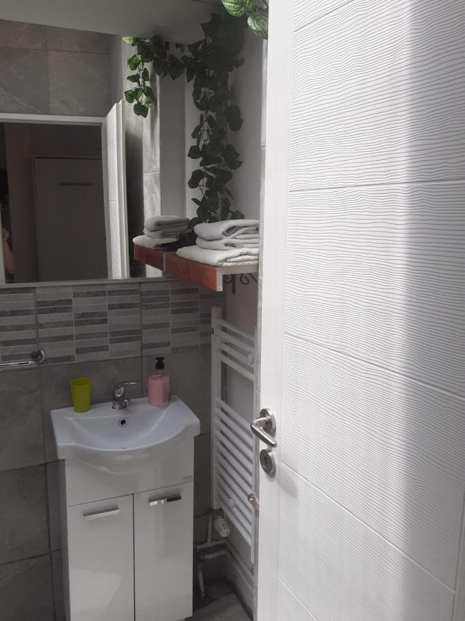 Apartmani Zaara SJJ Exteriör bild