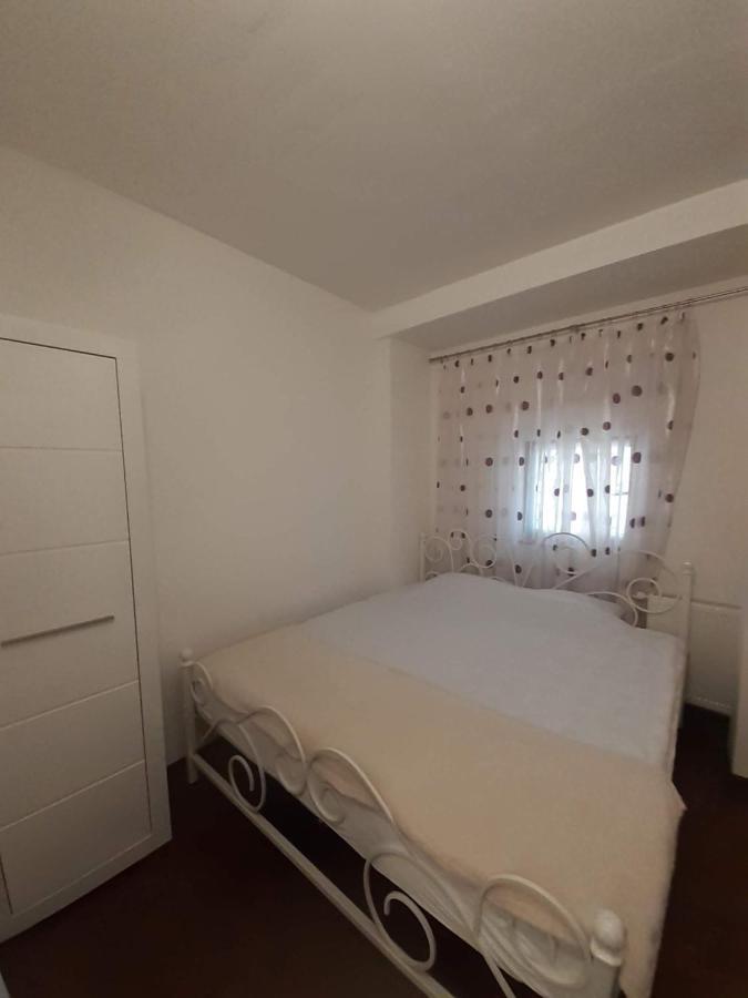Apartmani Zaara SJJ Exteriör bild